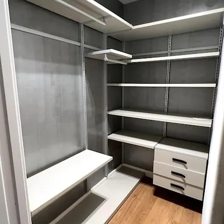 Grand View Zurriola Apartament *